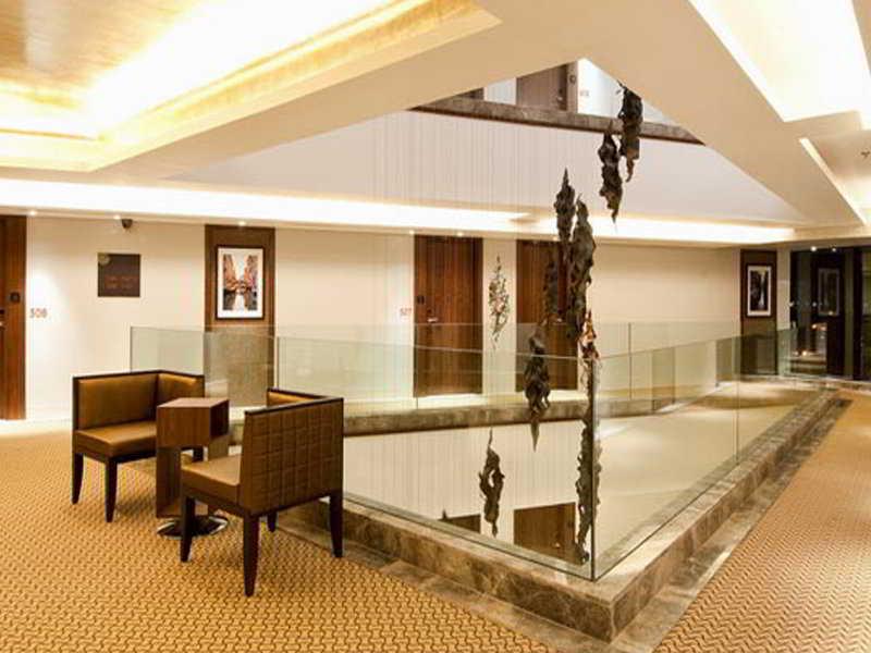 होटल Suba International Sahar Road 4*